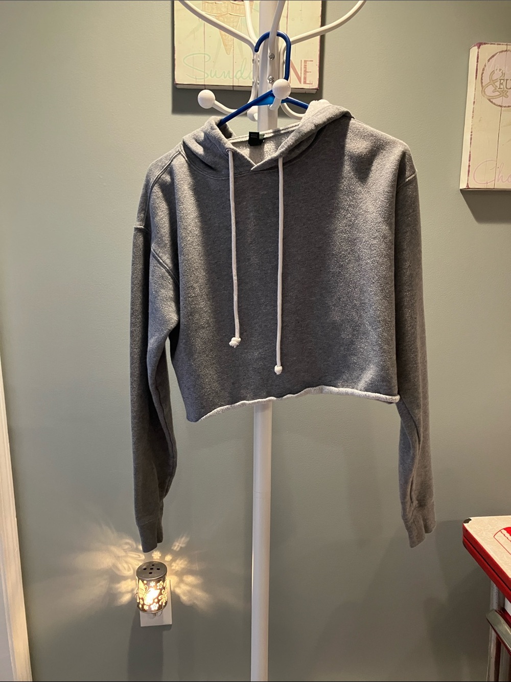wild fable Gray Cropped Hooded Sweatshirt with White Drawstrings